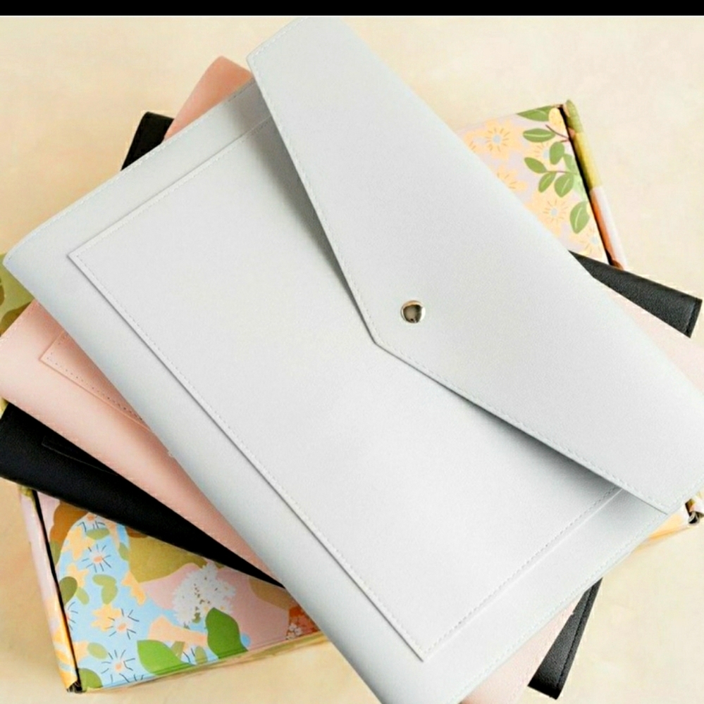 2 Megan Clutch organizers